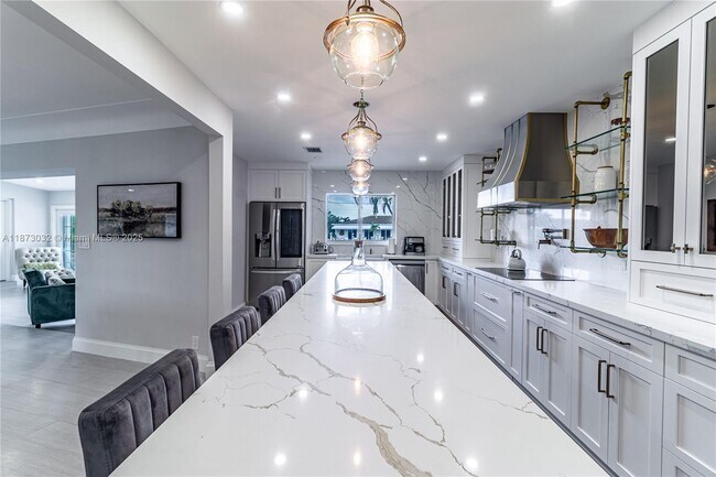 Photo - 2810 NE 59th Ct