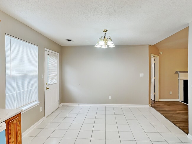 Photo - 276 Village Dr