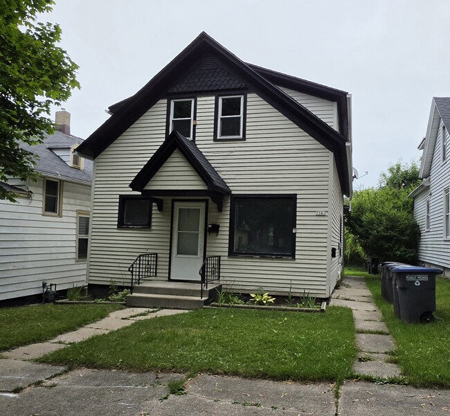 Building Photo - 1539 S 10th St