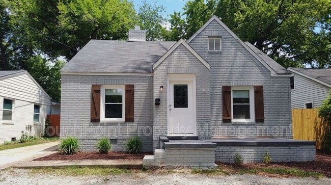 Building Photo - 1405 Shamrock Dr