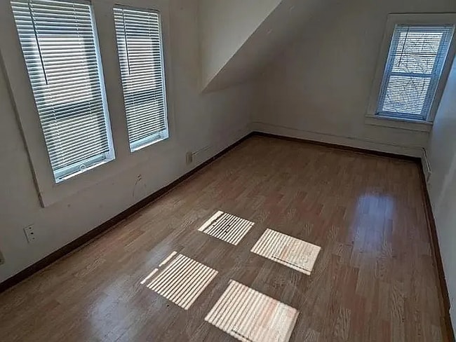 Building Photo - 4176 S 4th St Unit Upper