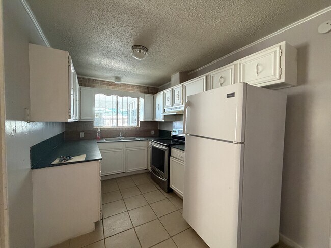 Photo - 1308 N McColl Rd