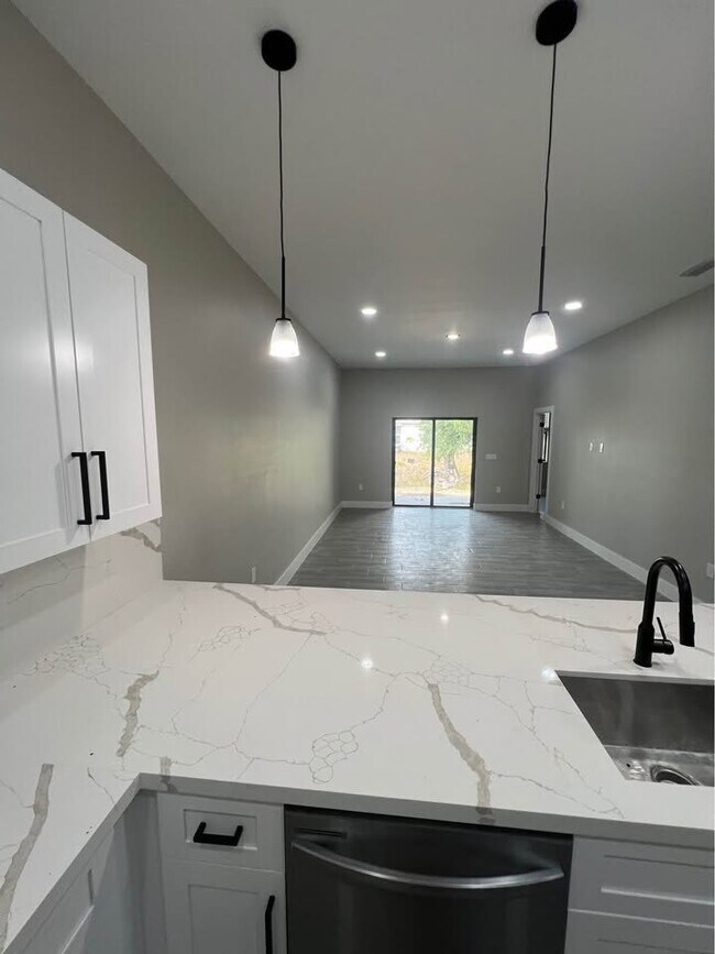 Photo - 743 Meadow Rd