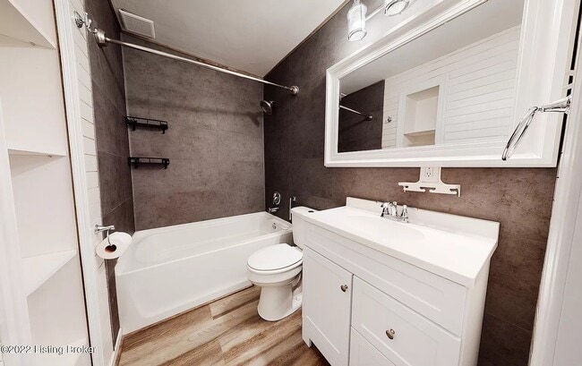 Photo - 834 W Whitney Ave