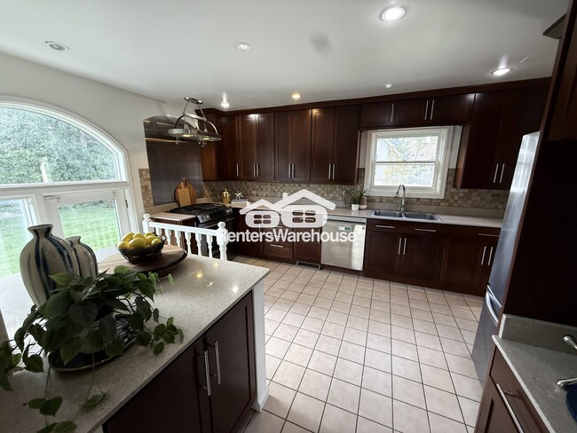 Photo - 4555 Highland Dr.