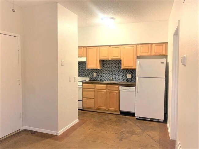 Photo - 1620 Waterston Ave Unidad 105