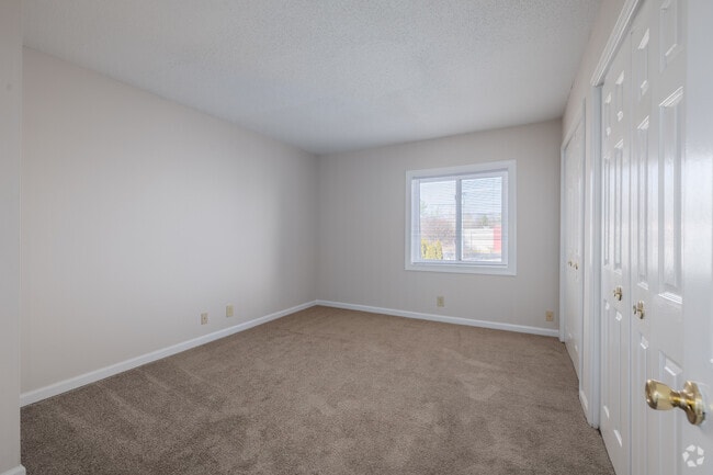 1BR, 1BA - 750SF - Bedroom