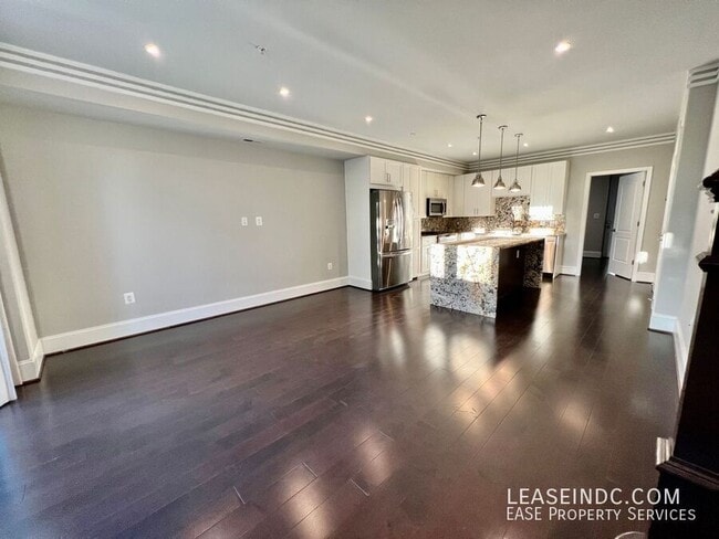 Photo - 4525 1/2 Georgia Avenue NW-#1 Unidad #1