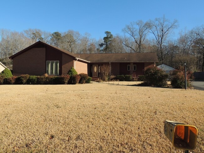 Building Photo - 2549 Bogese Dr