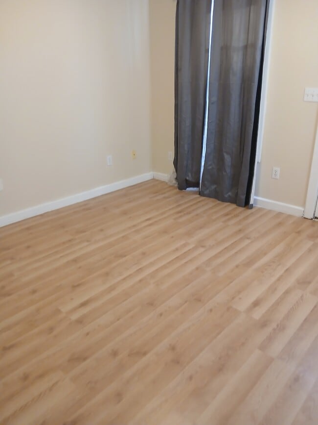 Photo - 709 S Poplar St