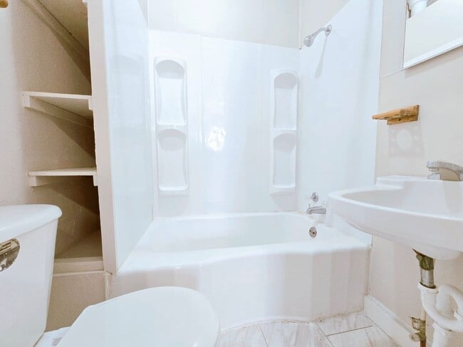 Photo - 108 E 6th St Unidad APT 3