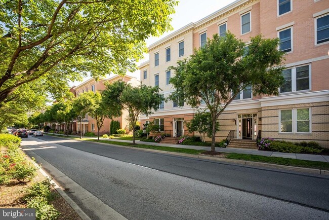 Photo - 2215 Richmond Hwy