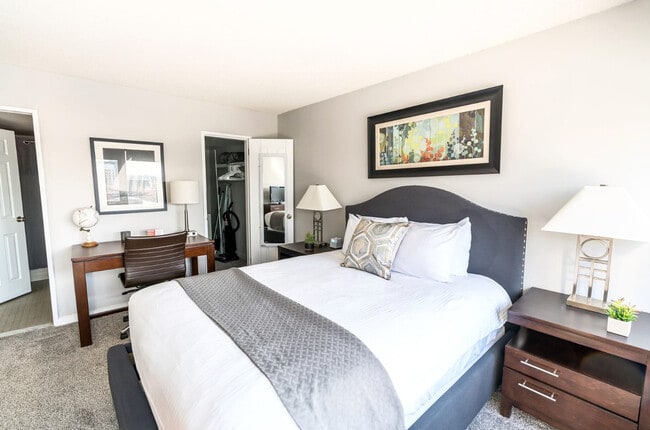 Photo - 127 Greyrock Pl Unidad FL16-ID1050389P