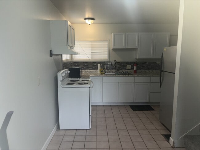 Photo - 282 N Beverly Ave
