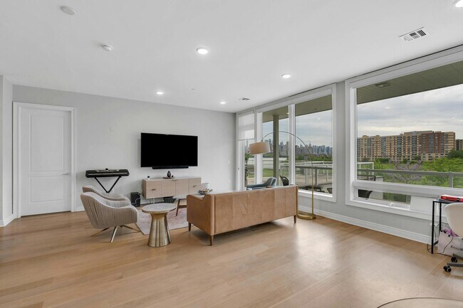 Photo - 3 Somerset Ln Unit 302