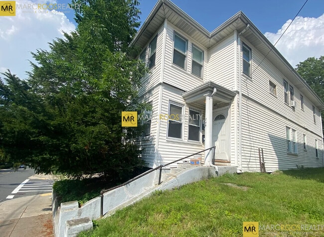 Photo - 288 Foster St