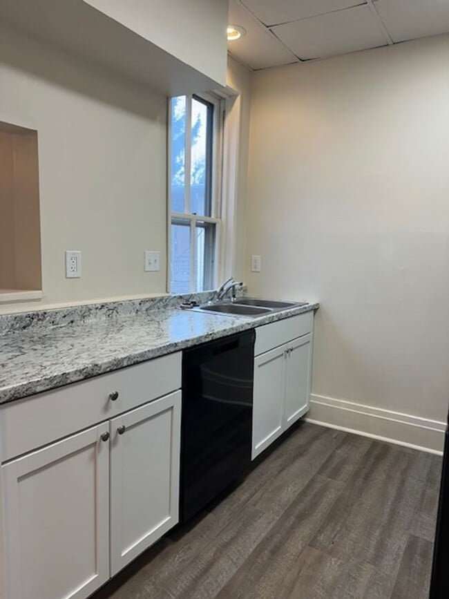 Photo - 570 Race St Unit 2