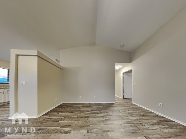 10740 W Mountain View Dr