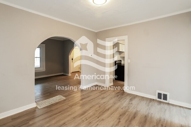 Photo - 5242 Lyon Ave