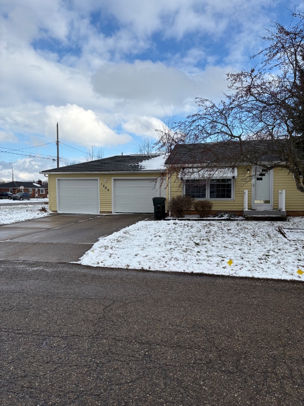 Building Photo - 1292 Zwick Ave