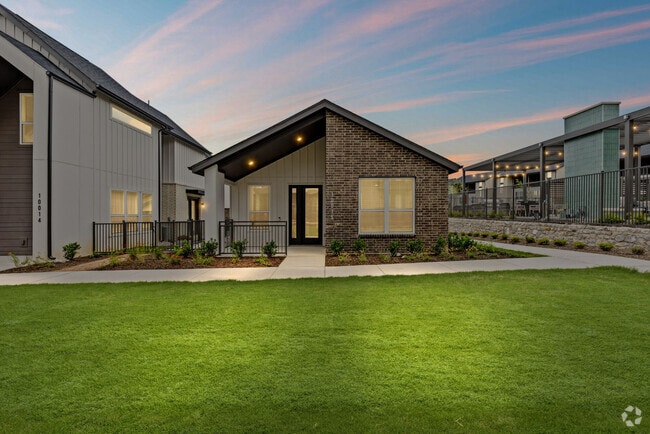 Building Photo - Alpine Village Rental