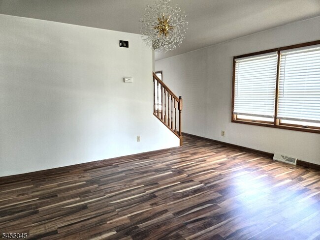 34 Carlton Ave