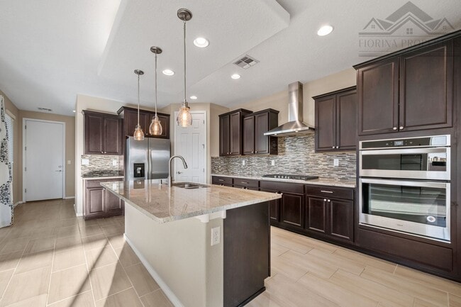 Photo - Gorgeous Corner-Lot Townhouse with Mountain Views