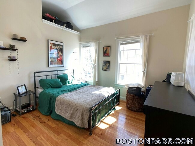 Photo - 14 Flint St Unit 2