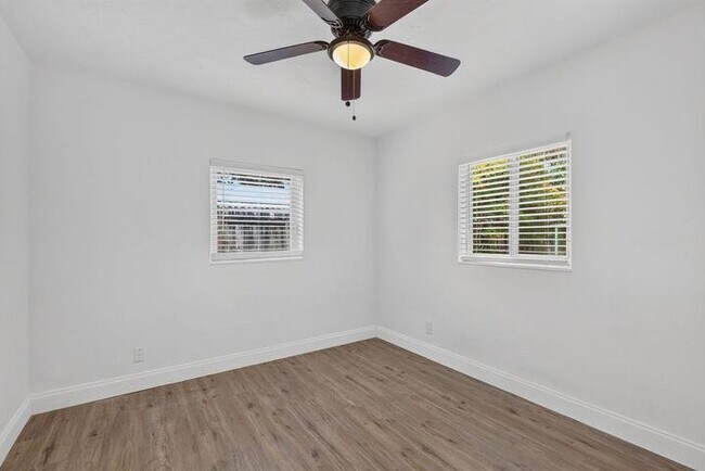 Photo - 540 NE 61st St