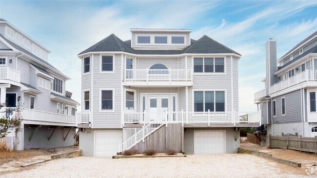 Building Photo - 825 Dune Rd Rental