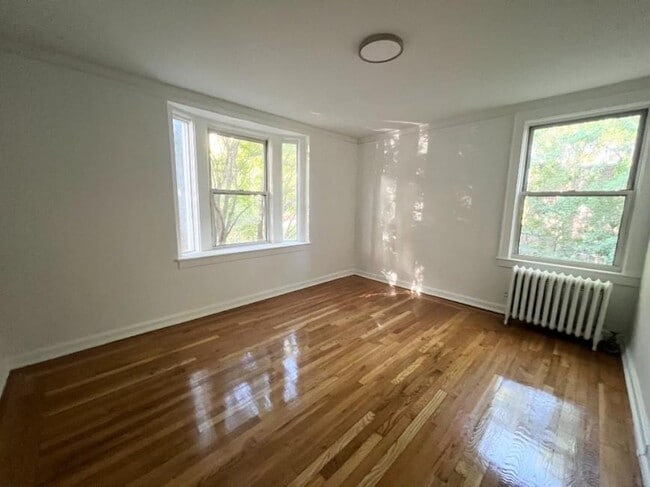 Photo - 1 bedroom in SUNNYSIDE NY 11104