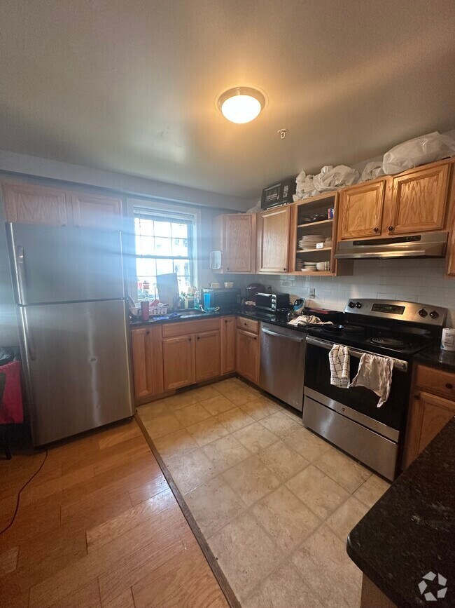 Building Photo - 36 Raymond St Unit 36A Rental