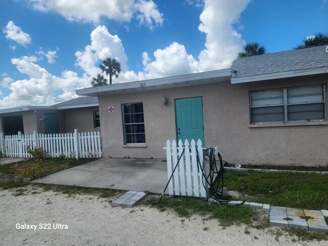 Photo - 1821 Los Pinos Rd