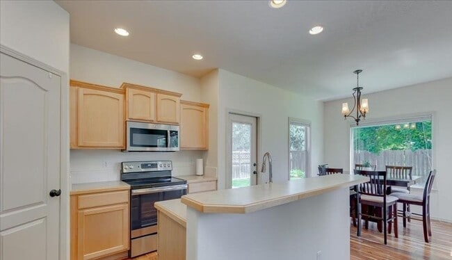 Photo - Charming 3-Bedroom, 2-Bath Home – Landscaping Included! Great location to downtown Boise