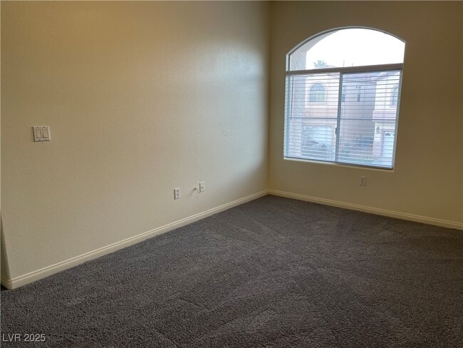 Photo - 191 Tayman Park Ave