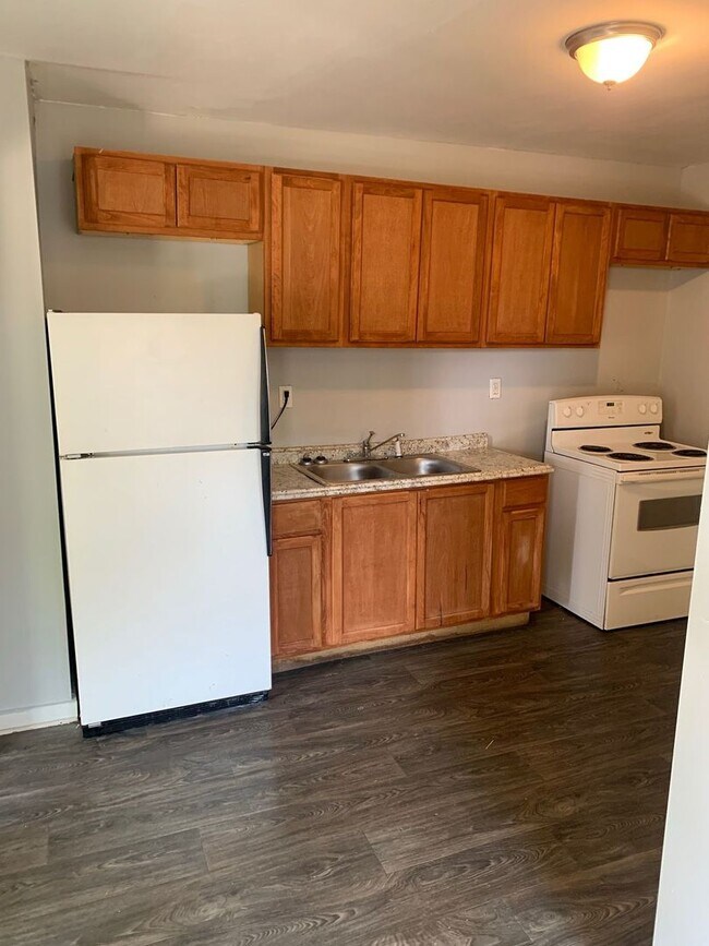 710 Kewaunee St. (Duplex) Apartment For Rent in Racine, WI