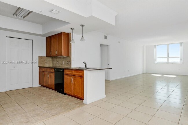 Photo - 2000 N Bayshore Dr Unit 420