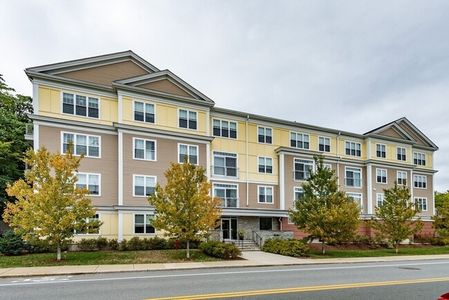 Building Photo - 130 Tremont St Unit 306