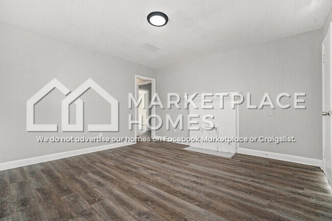 Photo - 1385 Eason St NW