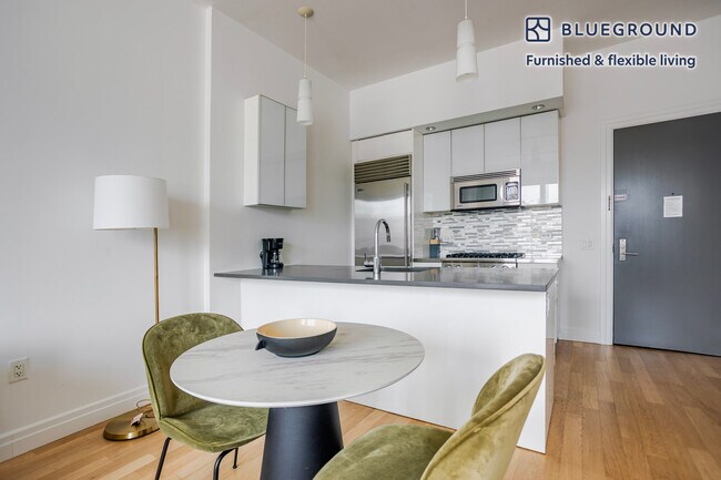 550 W 54th St Unit SI FL24-ID2255