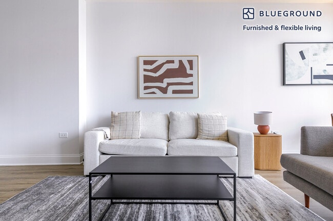 Photo - 2 W Delaware Pl Unit FL31-ID1284