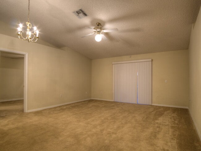 Photo - 1615 Dartmouth Dr