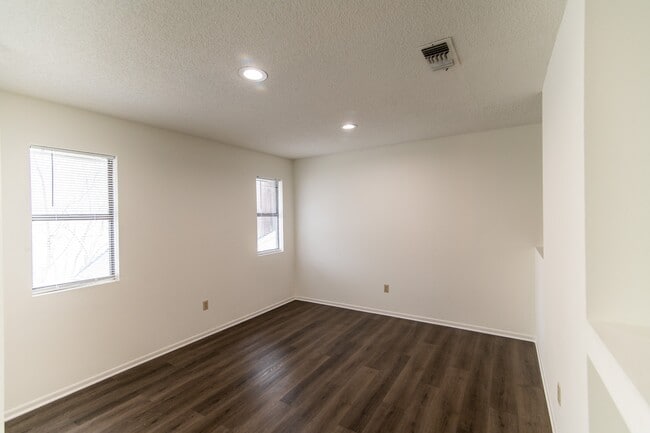 Photo - 1507 Wimbledon Dr