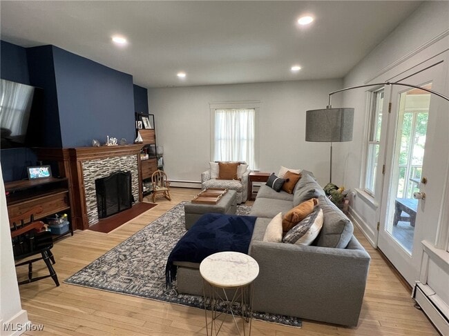 Photo - 2877 Hampshire Rd