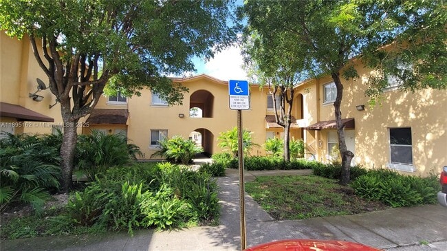 Building Photo - 33 E 20th St Unit 201