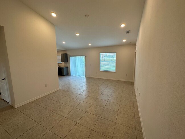 Photo - 2290 Tropicana Dr