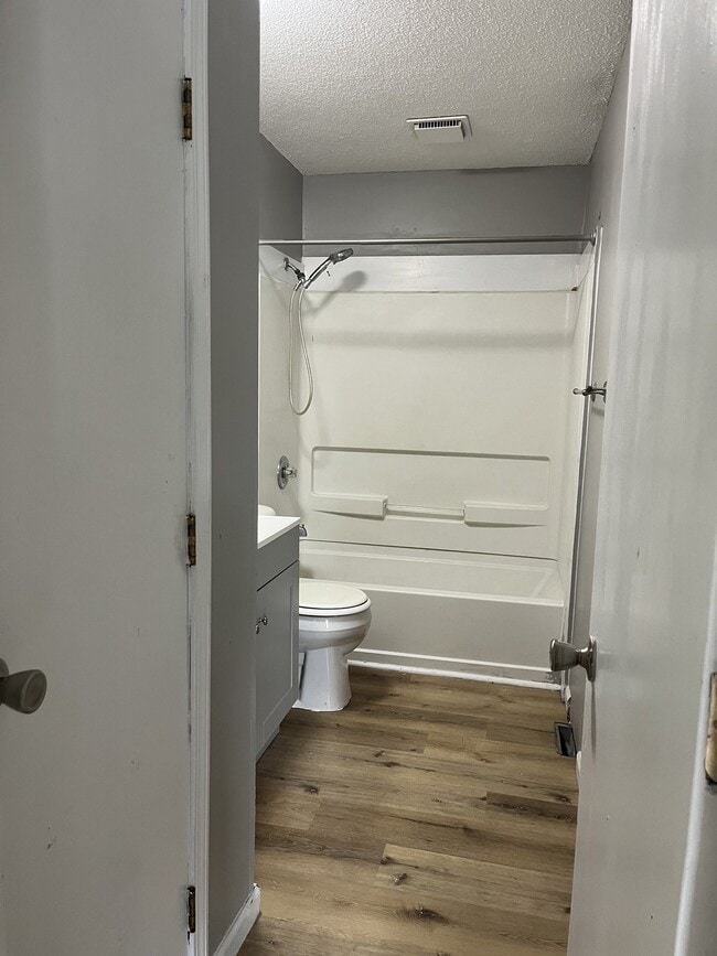 Photo - 523 E Lacy St