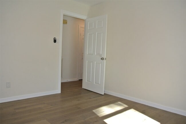 Photo - 7911 Greenbush St