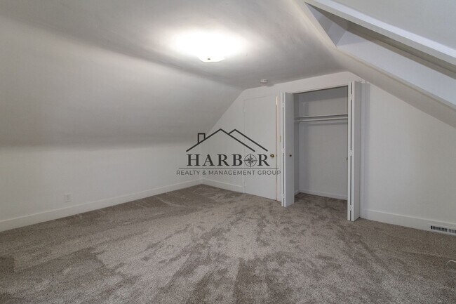 Photo - 224 9th Ave NW