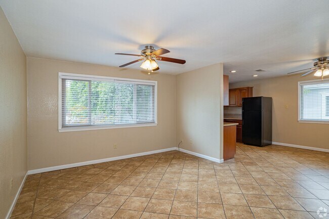 Photo - Campus Court Apartments